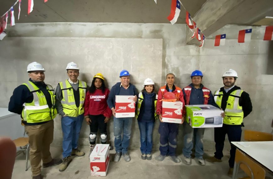 Entrega de reconocimientos de…